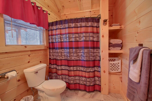 Cozy and serene cabin bathroom retreat